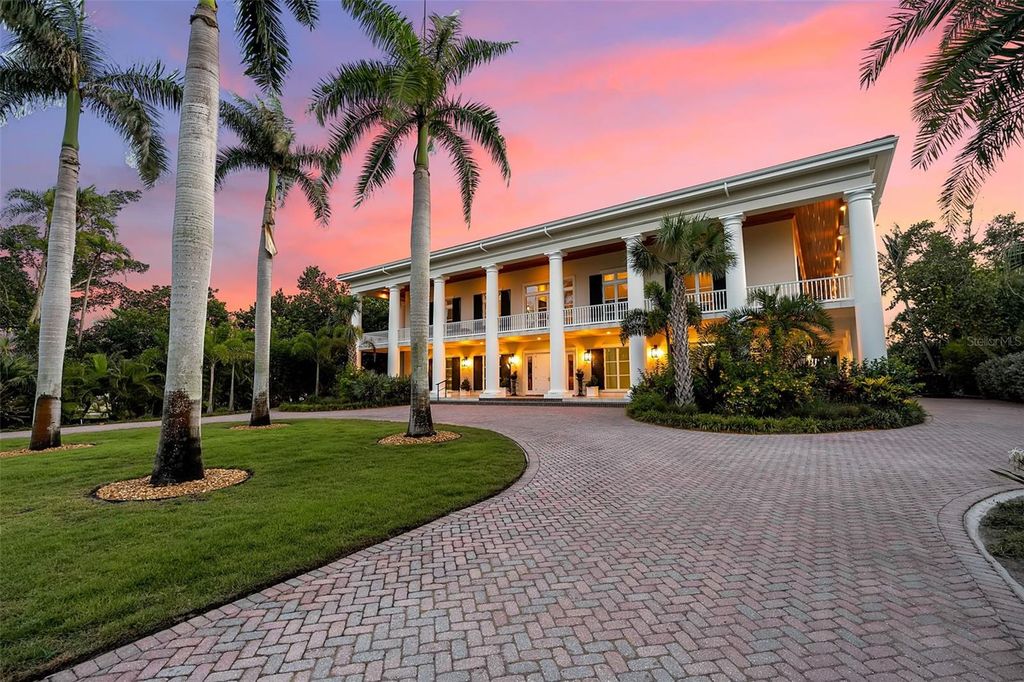 8132 SANDERLING ROAD, Sarasota, FL 34242