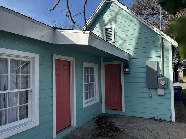 908 W Chestnut Street, Denison, TX 75020