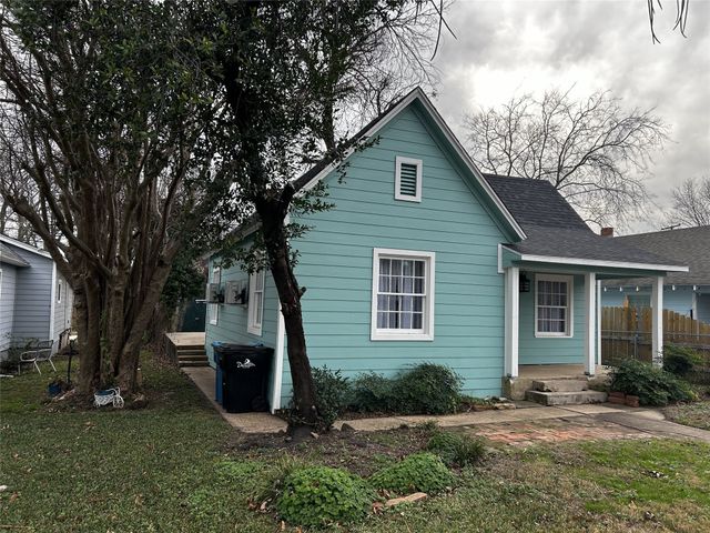 908 W Chestnut Street, Denison, TX 75020