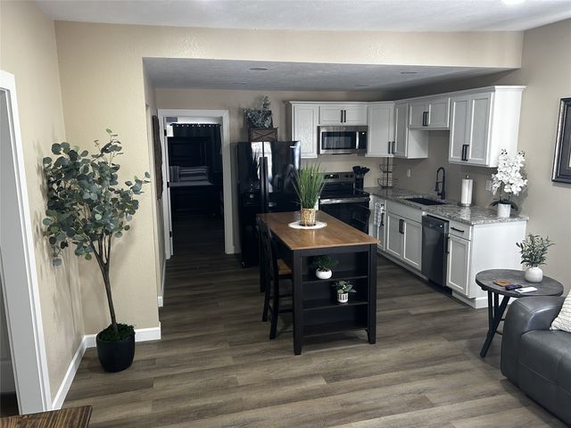 908 W Chestnut Street, Denison, TX 75020