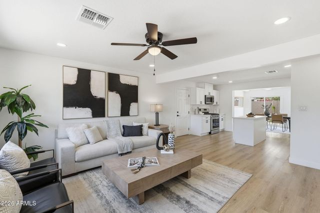 1018 E RUTH Avenue, Phoenix, AZ 85020