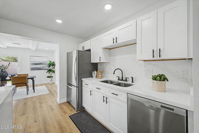 1018 E RUTH Avenue, Phoenix, AZ 85020