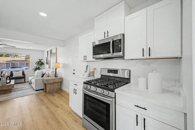 1018 E RUTH Avenue, Phoenix, AZ 85020