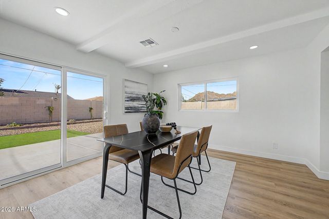 1018 E RUTH Avenue, Phoenix, AZ 85020