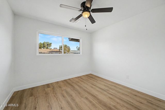 1018 E RUTH Avenue, Phoenix, AZ 85020