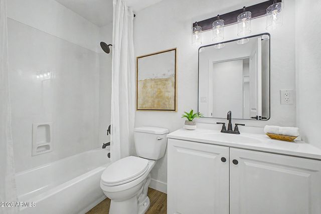 1018 E RUTH Avenue, Phoenix, AZ 85020