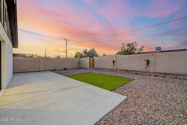 1018 E RUTH Avenue, Phoenix, AZ 85020