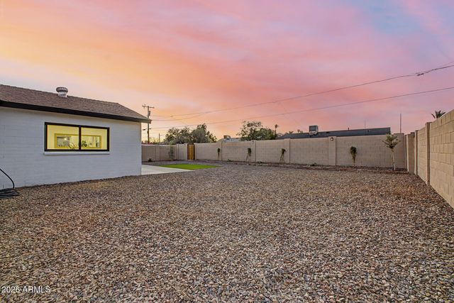 1018 E RUTH Avenue, Phoenix, AZ 85020