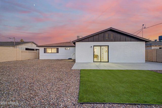 1018 E RUTH Avenue, Phoenix, AZ 85020