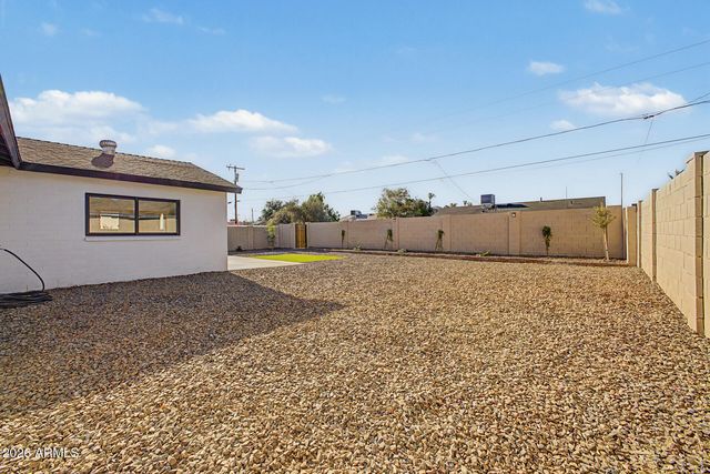 1018 E RUTH Avenue, Phoenix, AZ 85020