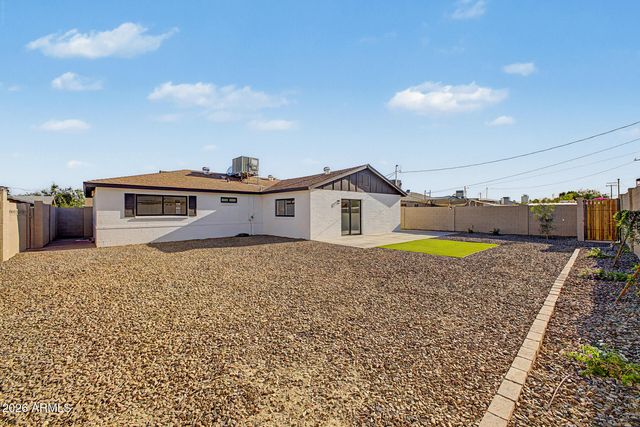 1018 E RUTH Avenue, Phoenix, AZ 85020