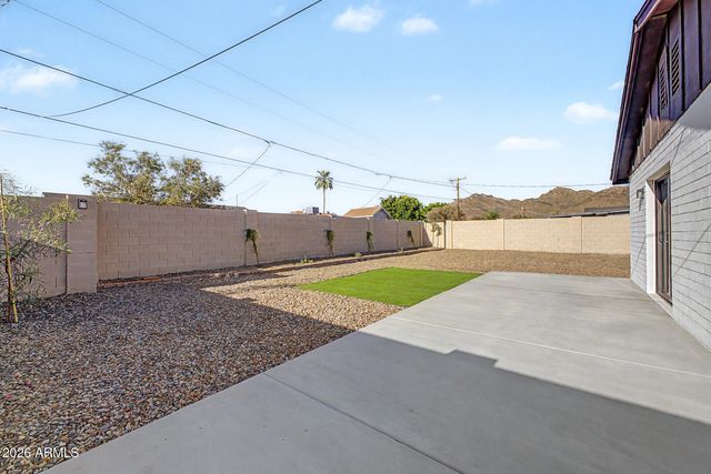 1018 E RUTH Avenue, Phoenix, AZ 85020