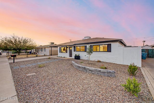 1018 E RUTH Avenue, Phoenix, AZ 85020