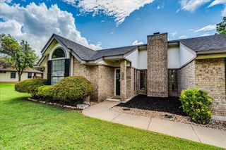 206 Live Oak DR, Mountain City, TX 78610