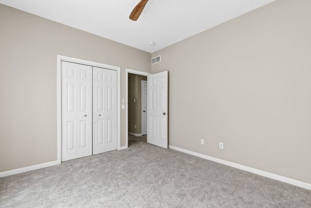 1099 Fox Hollow Lane, Leclaire, IA 52753