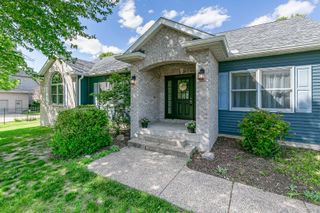 1099 Fox Hollow Lane, Leclaire, IA 52753