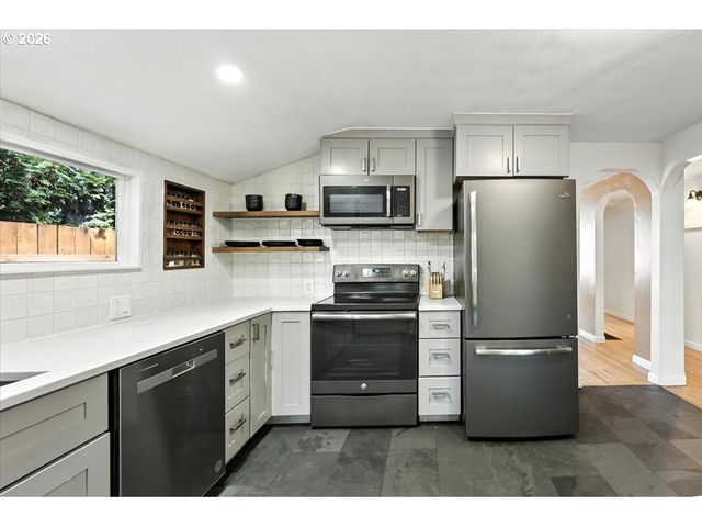 3144 Ne 103RD Pl, Portland, OR 97220