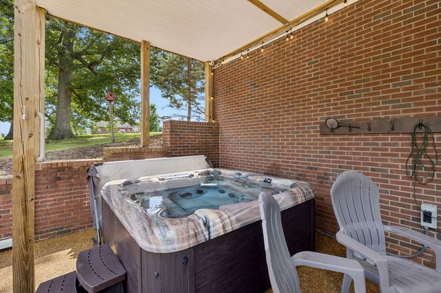 5008 Highpoint Rd, Pleasant View, TN 37146