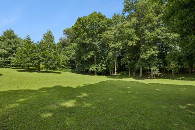 5008 Highpoint Rd, Pleasant View, TN 37146