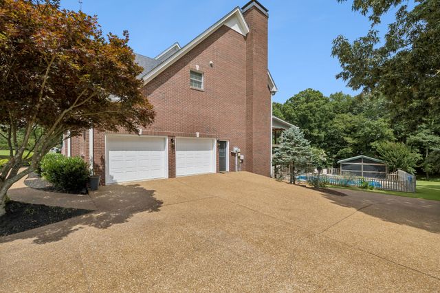 5008 Highpoint Rd, Pleasant View, TN 37146