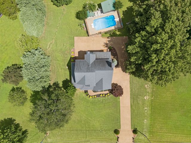 5008 Highpoint Rd, Pleasant View, TN 37146
