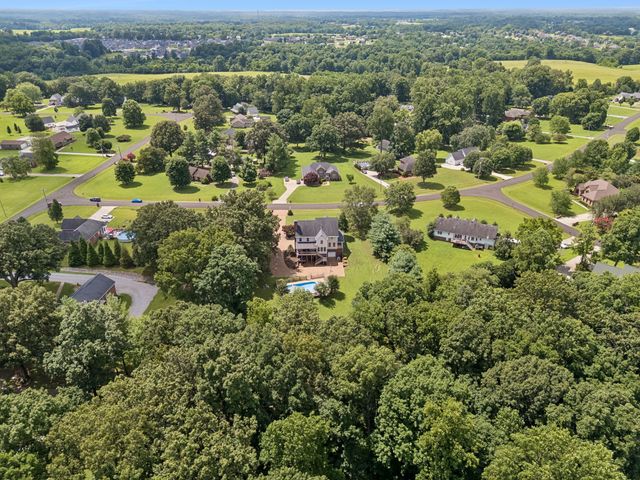 5008 Highpoint Rd, Pleasant View, TN 37146