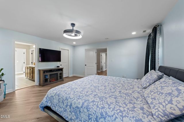 619 Laurel Berry Court, Apex, NC 27523