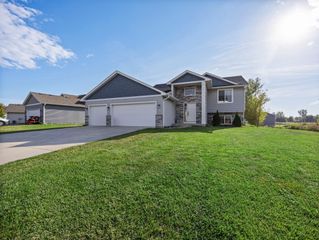 331 Bavaria Lane, Waverly, MN 55390