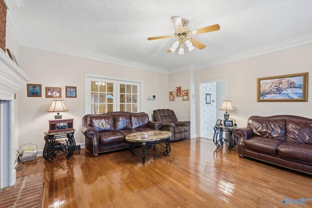102 Redcliffe Drive NW, Huntsville, AL 35806