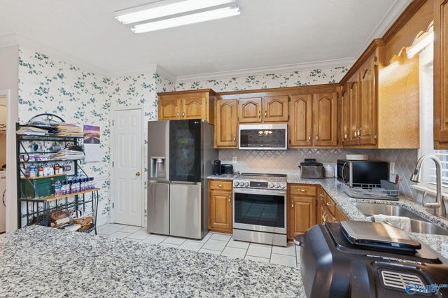 102 Redcliffe Drive NW, Huntsville, AL 35806