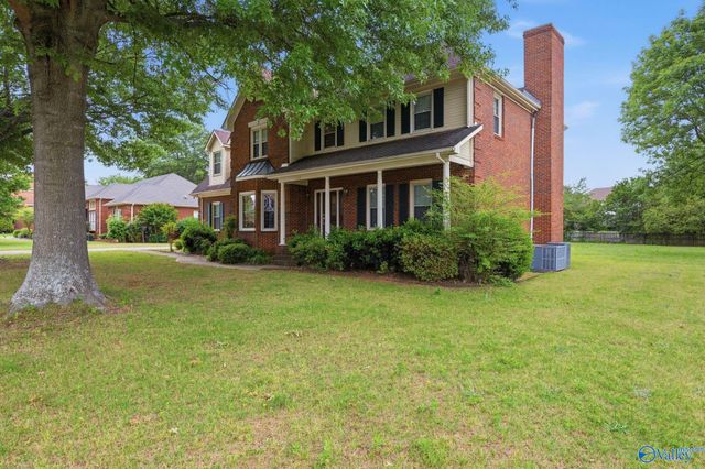 102 Redcliffe Drive NW, Huntsville, AL 35806