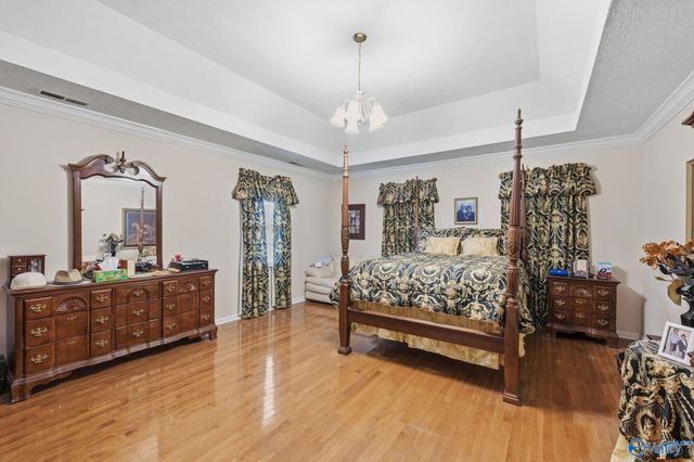 102 Redcliffe Drive NW, Huntsville, AL 35806