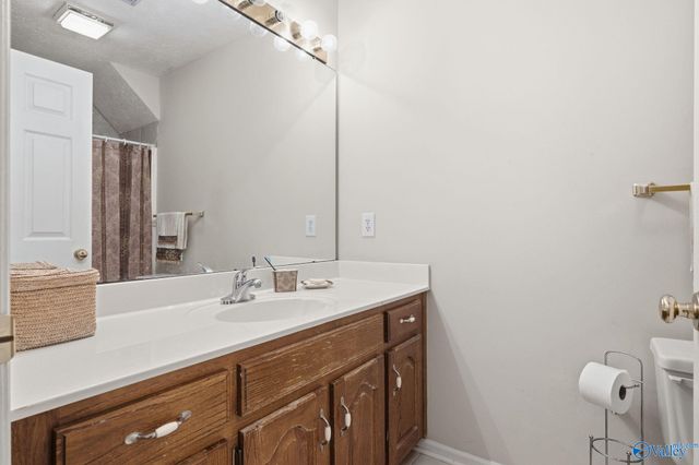 102 Redcliffe Drive NW, Huntsville, AL 35806