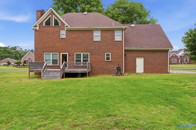 102 Redcliffe Drive NW, Huntsville, AL 35806