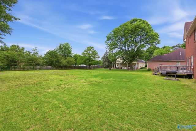 102 Redcliffe Drive NW, Huntsville, AL 35806
