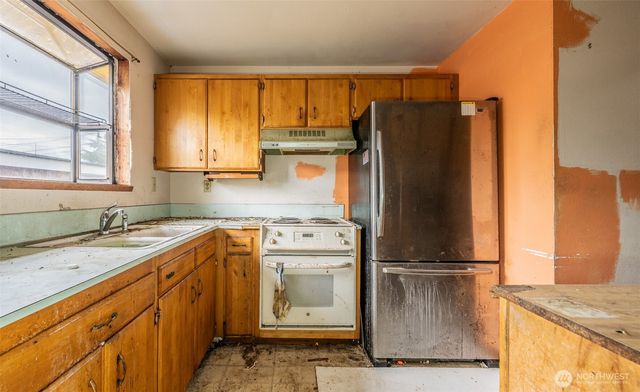 1216 E 70th Street, Tacoma, WA 98404