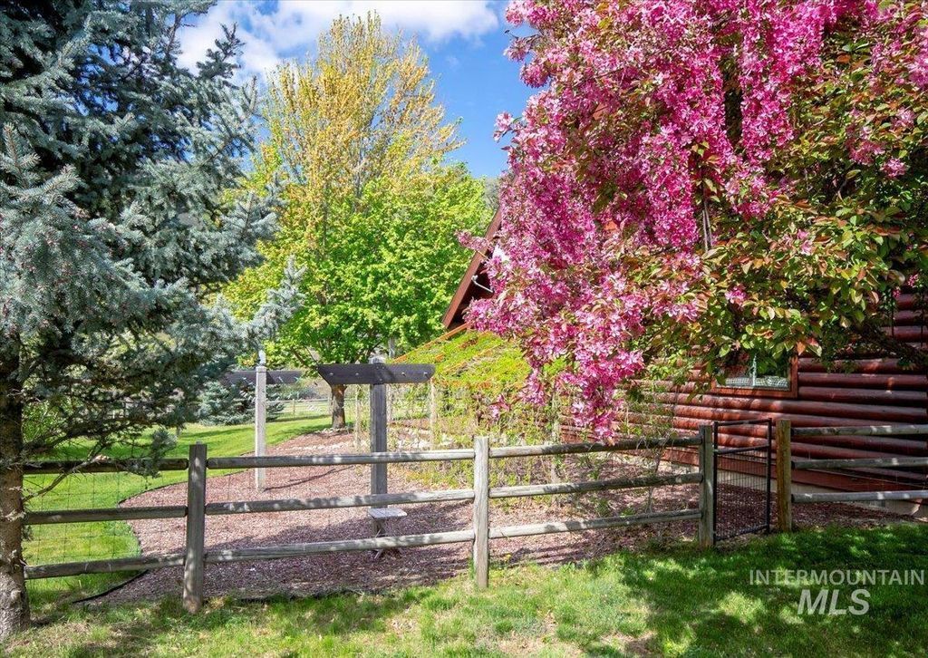 6856 Highway 55, Horseshoe Bend, ID 83629 photo 5