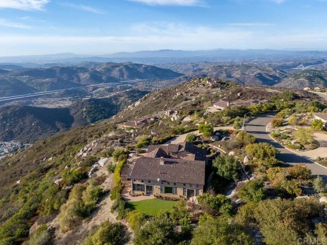 29472 Welk Highland Dr., Escondido, CA 92026