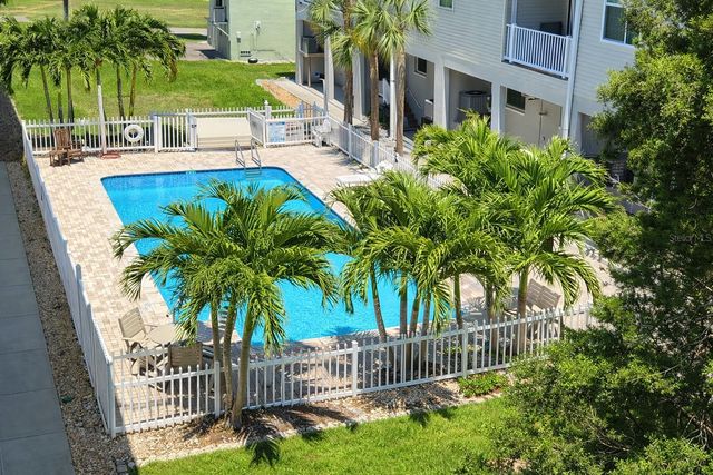 15467 GULF BOULEVARD 8, St Petersburg, FL 33708