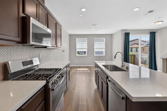 2937 Nimes Ln, Sacramento, CA 95834