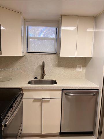 8290 Lake Dr 108, Doral, FL 33166