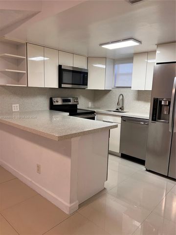 8290 Lake Dr 108, Doral, FL 33166