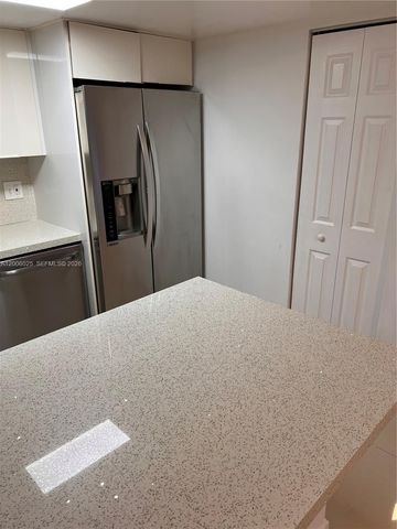 8290 Lake Dr 108, Doral, FL 33166