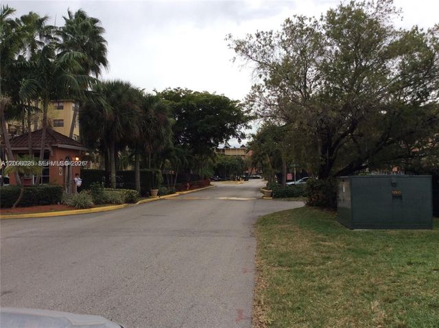 8290 Lake Dr 108, Doral, FL 33166