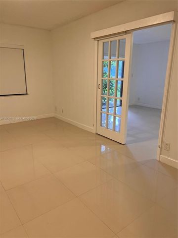 8290 Lake Dr 108, Doral, FL 33166