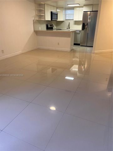 8290 Lake Dr 108, Doral, FL 33166