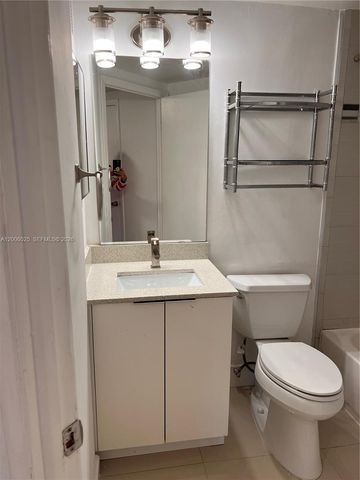 8290 Lake Dr 108, Doral, FL 33166