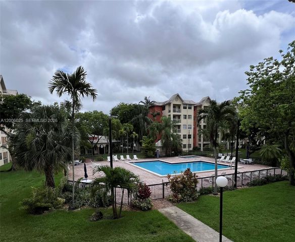 8290 Lake Dr 108, Doral, FL 33166