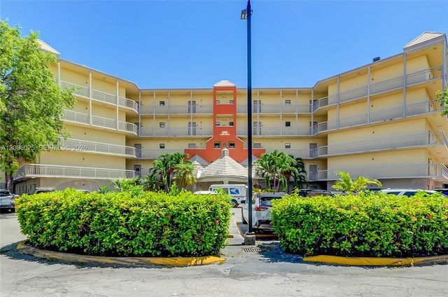 8290 Lake Dr 108, Doral, FL 33166