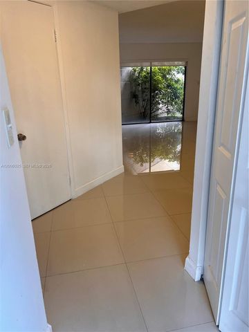 8290 Lake Dr 108, Doral, FL 33166